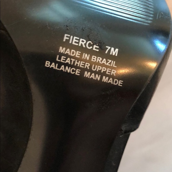 Carlos Santana pointy toe pumps - Picture 5 of 11